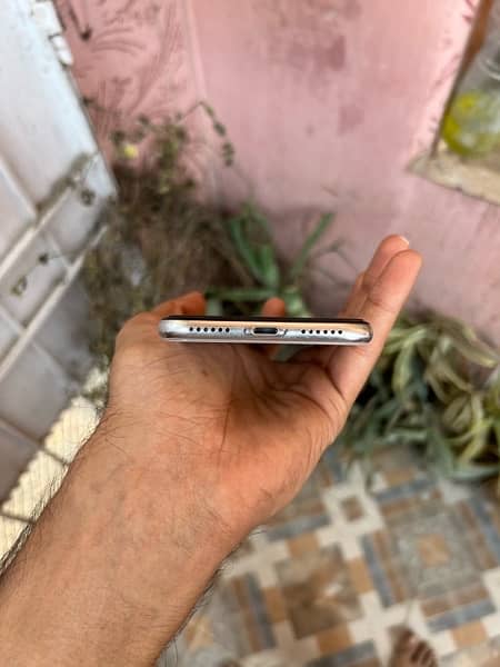 iphone x 64gb all okay 4