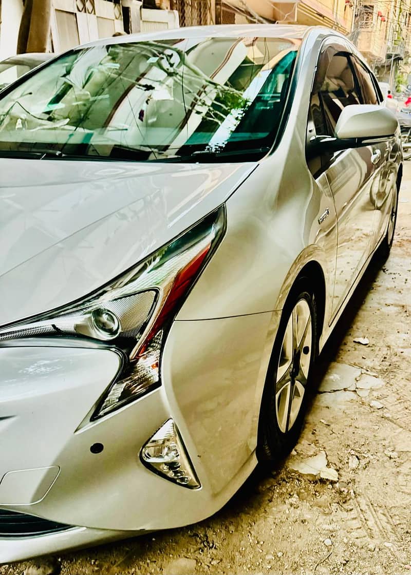 TOYOTA PRIUS S (2017) MODEL 7