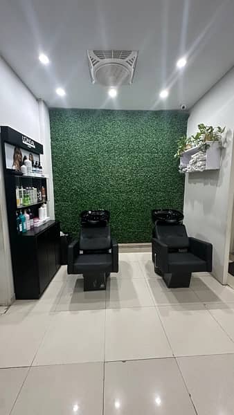 Running Salon / Running beauty parlor / Ladies Salon for sale 13