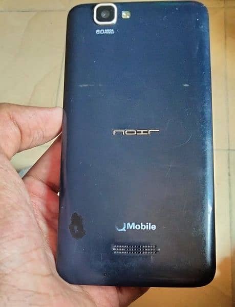 Q mobile noir 1