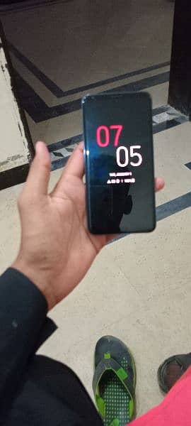 LG V30 4gb 64gb snapdragon 835 pubg 60fps good battery timing non pta 0