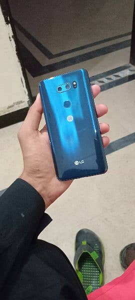 LG V30 4gb 64gb snapdragon 835 pubg 60fps good battery timing non pta 3