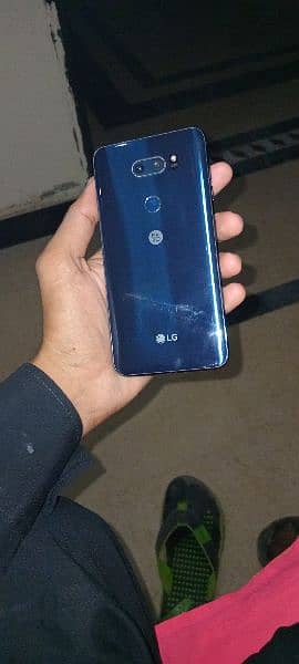 LG V30 4gb 64gb snapdragon 835 pubg 60fps good battery timing non pta 4