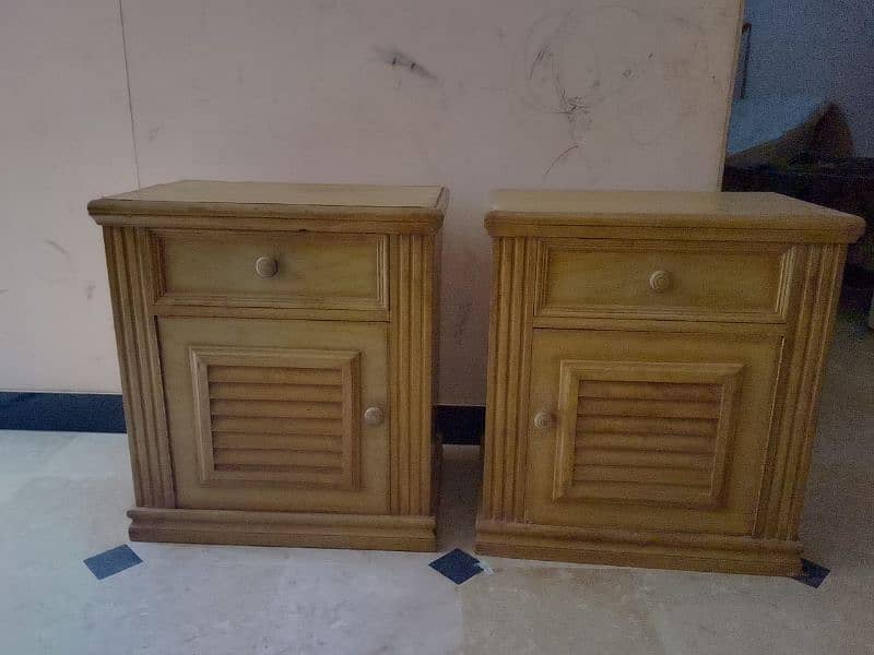 Dressing Table / Side Table / Furniture For Sale 1