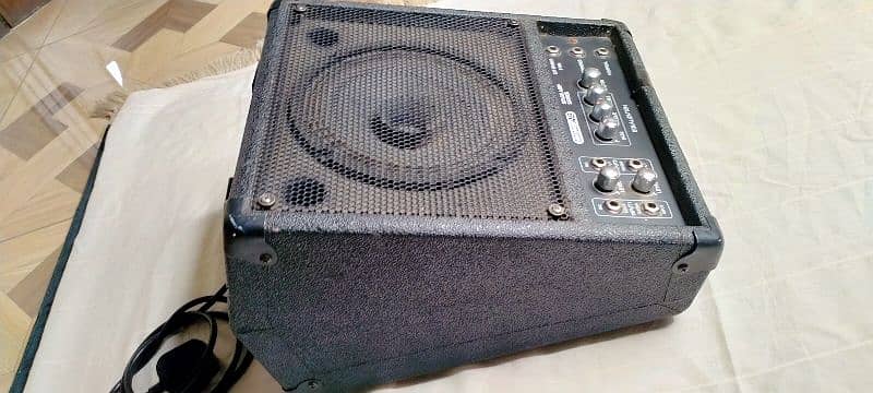 GUITAR AMPLIFIER JE75 1