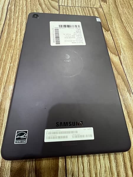 Samsung Galaxy Tab A 2020 (8.4”) 1