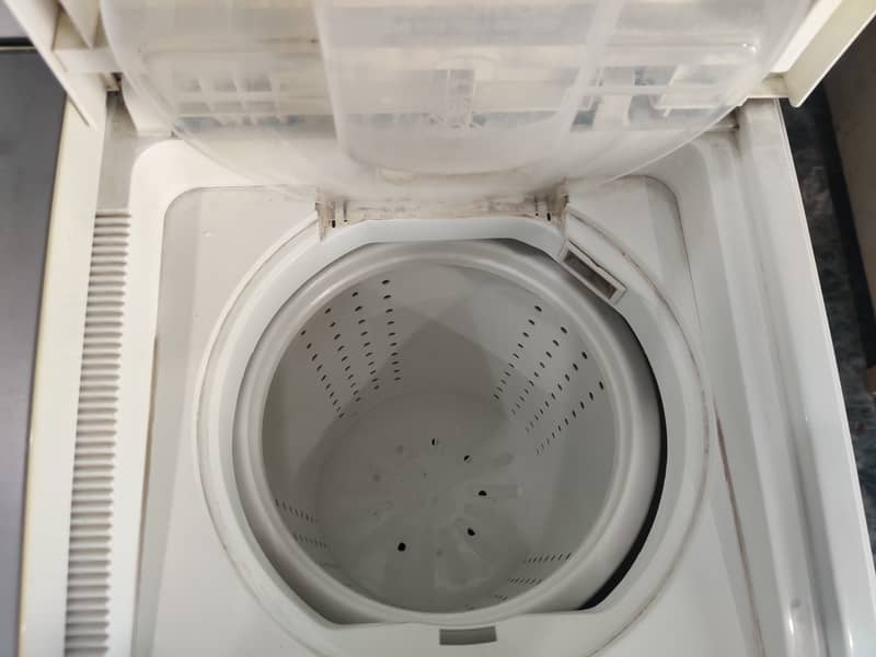 Kenwood Washer and Dryer 2