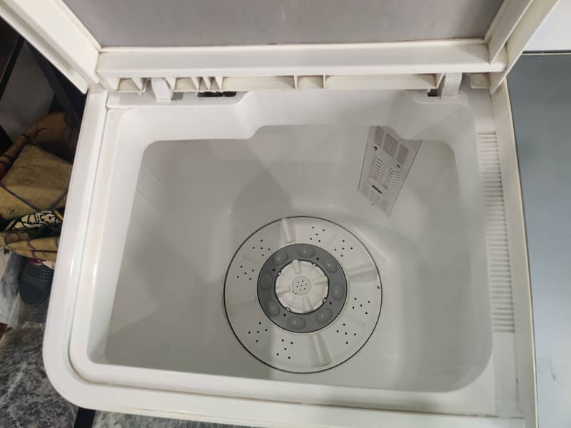 Kenwood Washer and Dryer 3