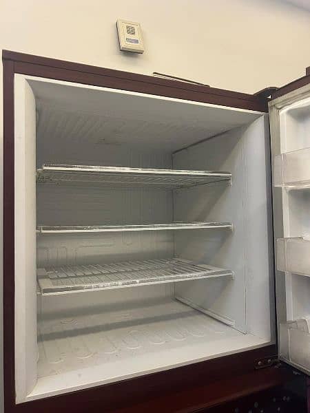 pel refrigerator urgent sale. 1