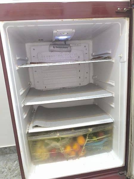 pel refrigerator urgent sale. 2