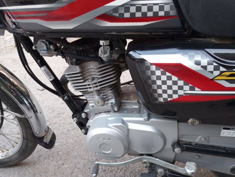 Honda 125 2024 4