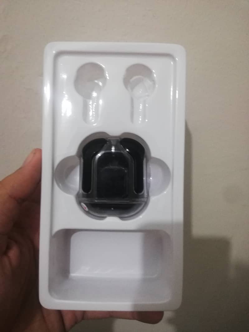 Ar 31 tws transparent earbuds 1