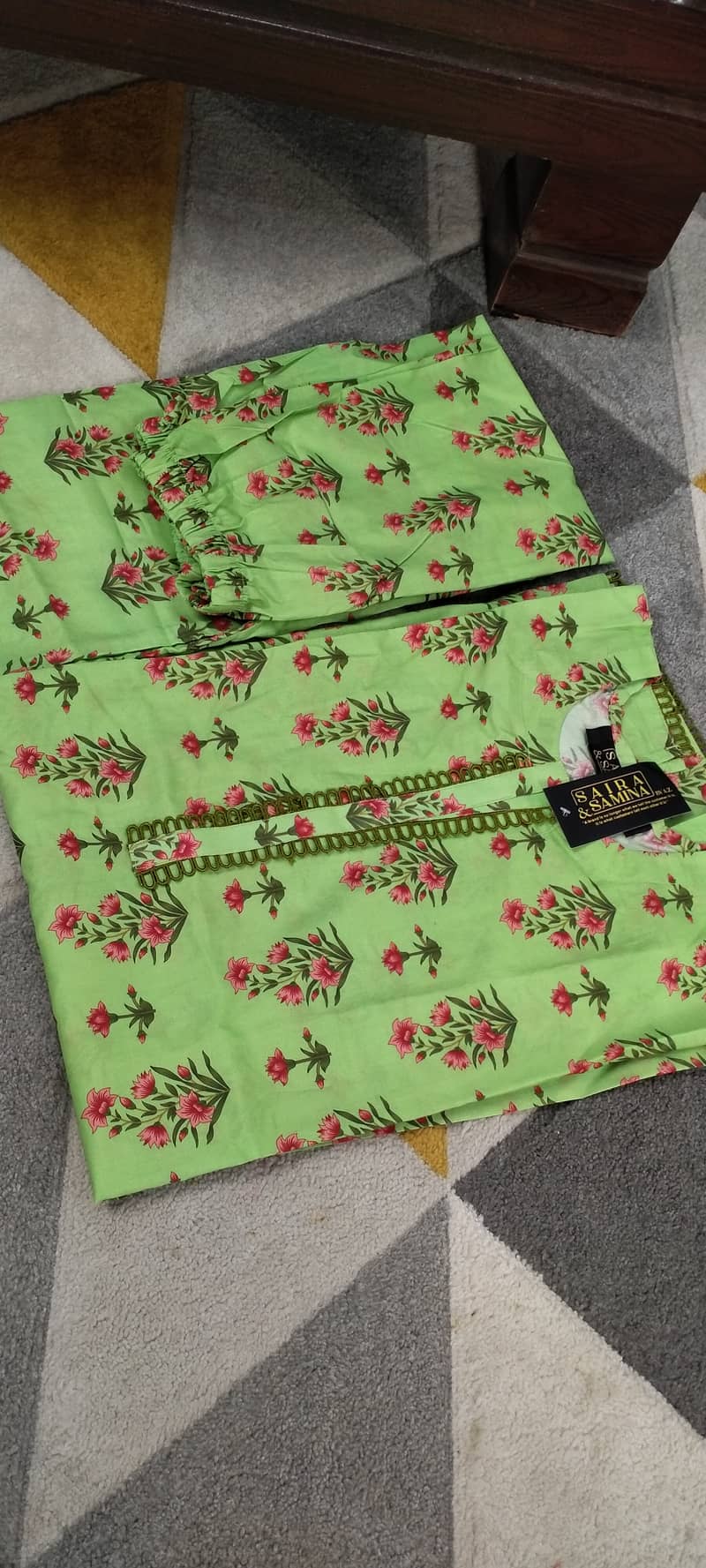 2 pc suit lawn best quality green colour 1