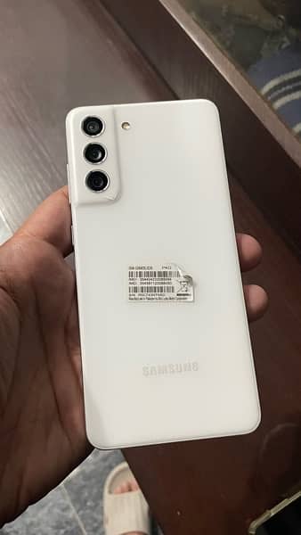 Samsung S21 FE 8/256 1