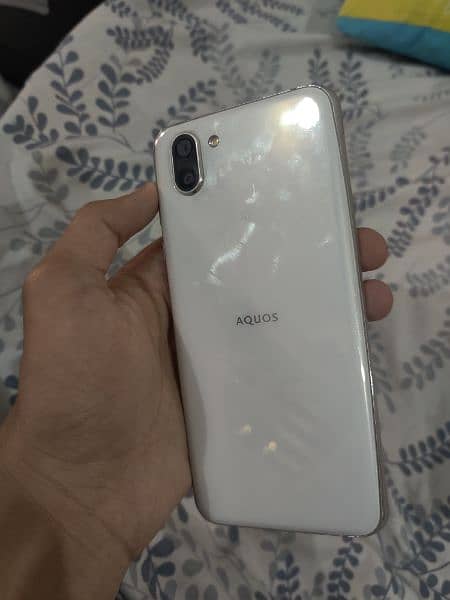 Sharp Aquos r2 0