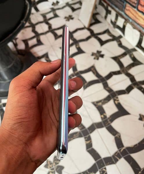 Oppo f15 (8/256)gb 10/10 condition 0/3/2/2/7/8/3/4/3/7/1 Whatsapp 1