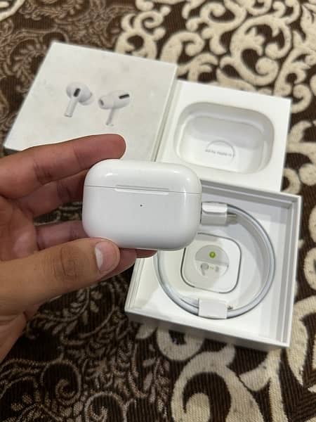 apple airpods pro orignal with wireless charging case 2