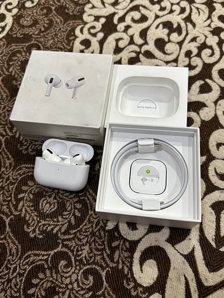 apple airpods pro orignal with wireless charging case 4