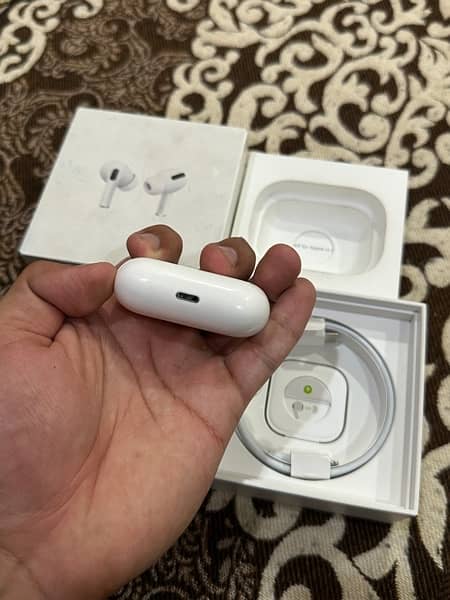 apple airpods pro orignal with wireless charging case 5