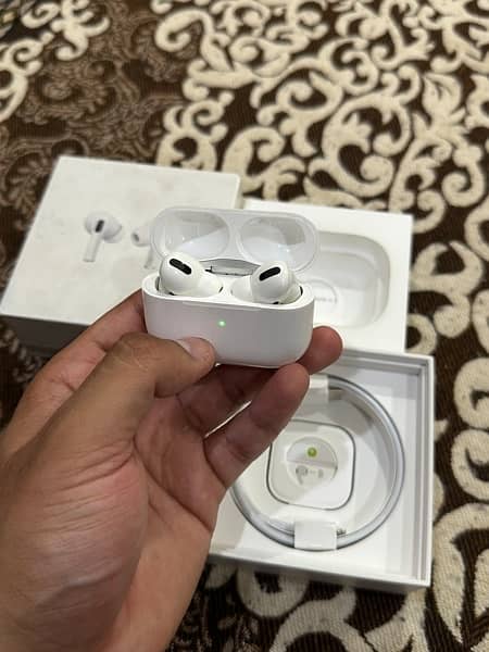 apple airpods pro orignal with wireless charging case 6