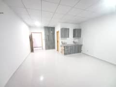 Flat For Sale In Gulberg Green Residencia On MAIN ROAD , Flat For Sale In Gulberg Residencia