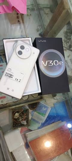 vivo v30e just box open 0