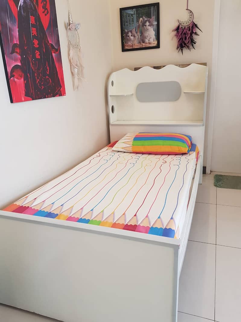 Kids single bed WITH MATTRESS 1