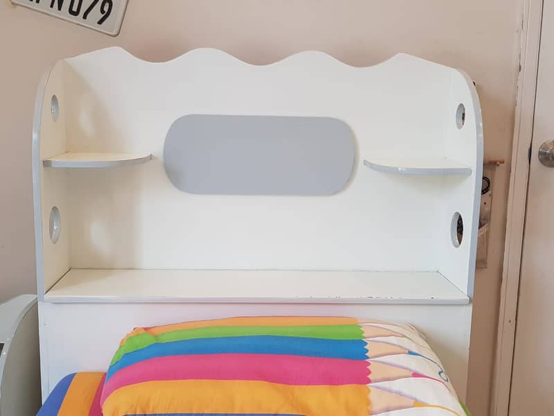 Kids single bed WITH MATTRESS 4