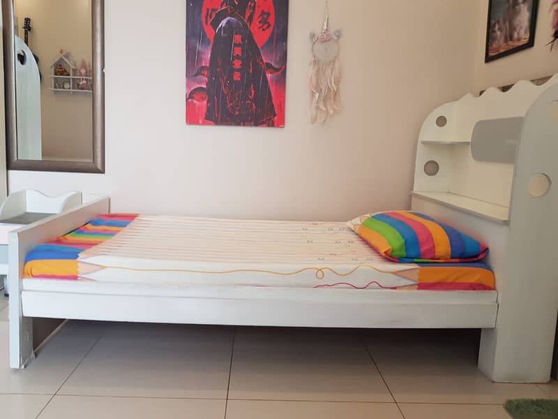 Kids single bed WITH MATTRESS 6