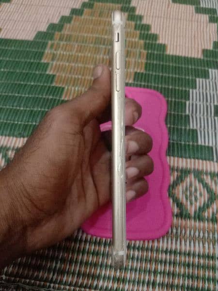 i phone 7 plus 256 gb pta approve 1 hand used 10/10 5