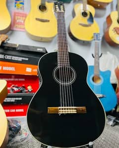 Yamaha C40 classical Nylon String Spanish Guitar (Semi Electro)