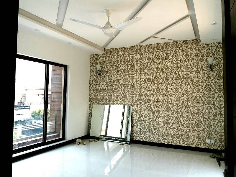 01 Kanal Like Brand New Bungalow Upper Portion for rent in DHA Phase-5 near to park 2