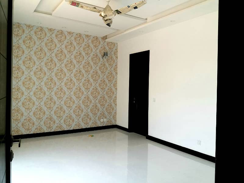 01 Kanal Like Brand New Bungalow Upper Portion for rent in DHA Phase-5 near to park 7