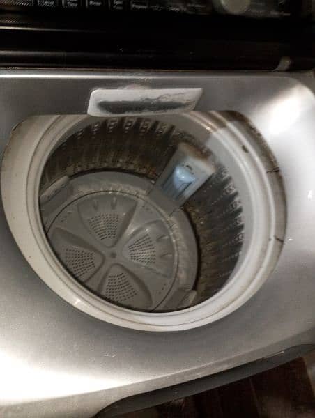 Haier automatic washing machine 9 kg for sale in good condition 1