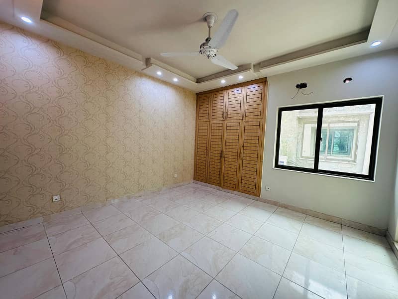 5 marla house for sale in paragon city lahore 7