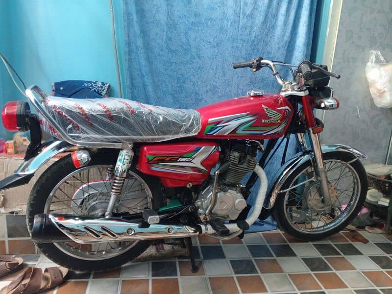 Honda125 Model 2022 Hyderabad number ha urgent sell 1