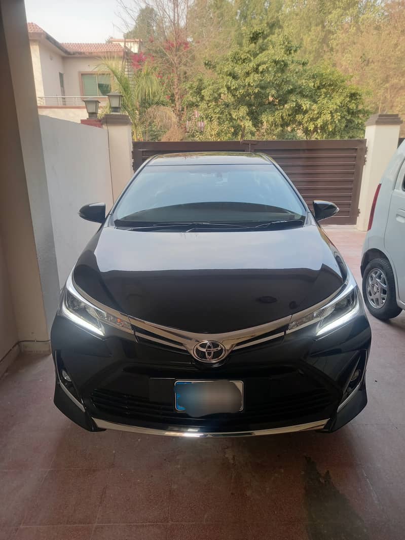 Toyota Corolla Altis 1.8 Auto with Black interior 4