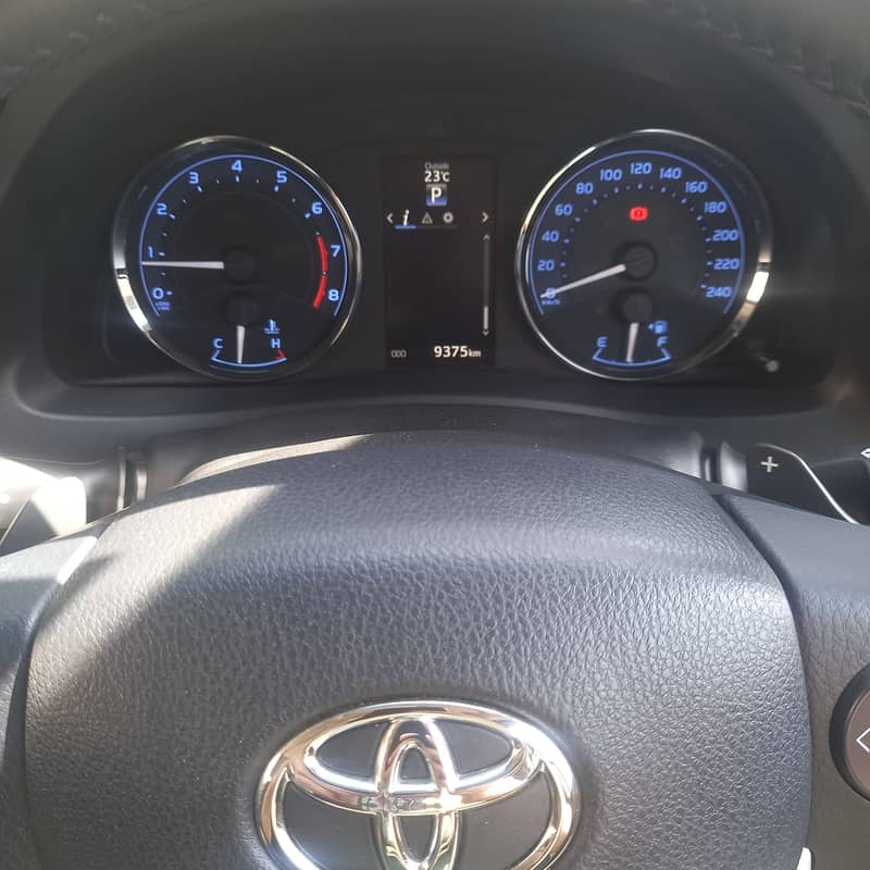 Toyota Corolla Altis 1.8 Auto with Black interior 10