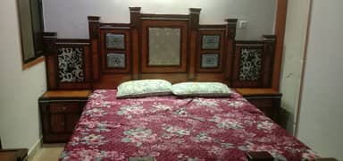 Complete bed room set with neet & clean condition 0