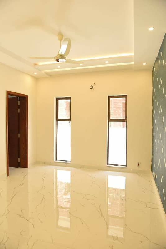 01 Kanal Like Brand New Bungalow Upper Portion for rent in DHA Phase-5, Near to park 11