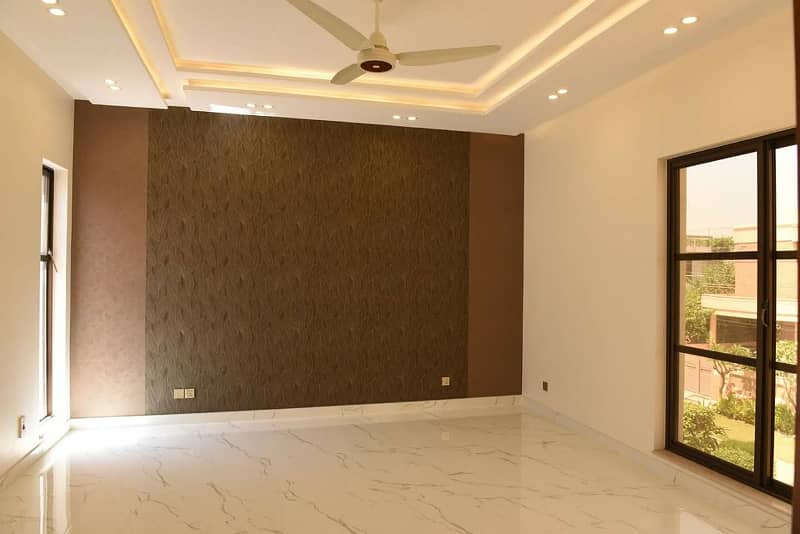 01 Kanal Like Brand New Bungalow Upper Portion for rent in DHA Phase-5, Near to park 13