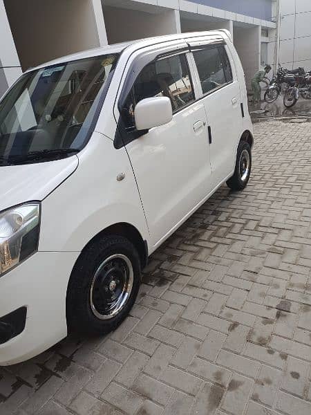 Suzuki Wagon R 2017 9