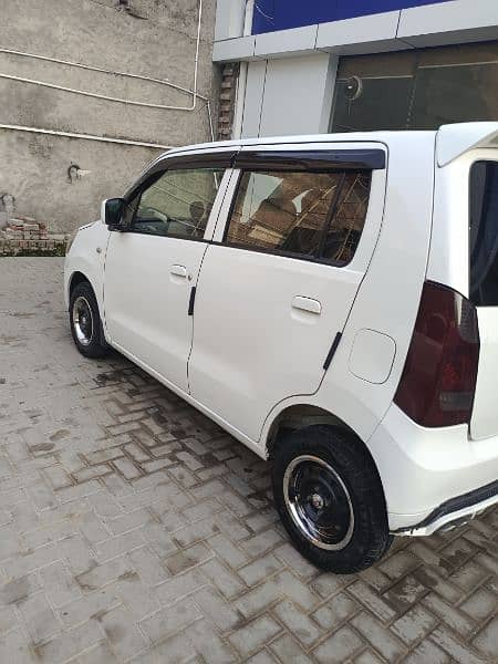 Suzuki Wagon R 2017 13