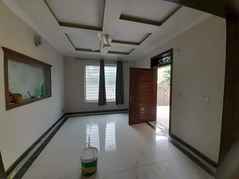 7 Marla Triple Story House For Sale in G-13 islambad 3