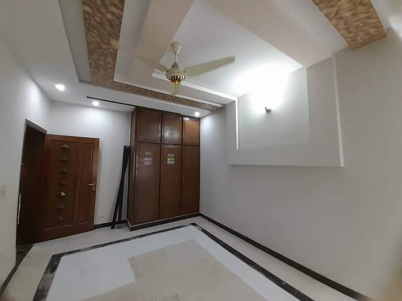 7 Marla Triple Story House For Sale in G-13 islambad 4