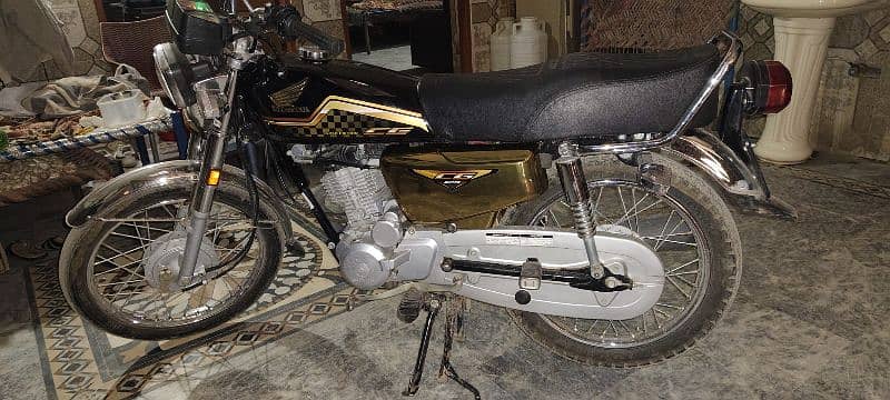 125 golden edition 4