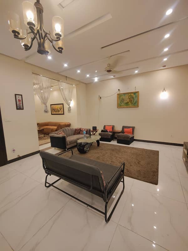 10 Marla Luxury Fully Furnished Lower Portion For Rent (Short And Long Term) In Bahria Town Lahore 3