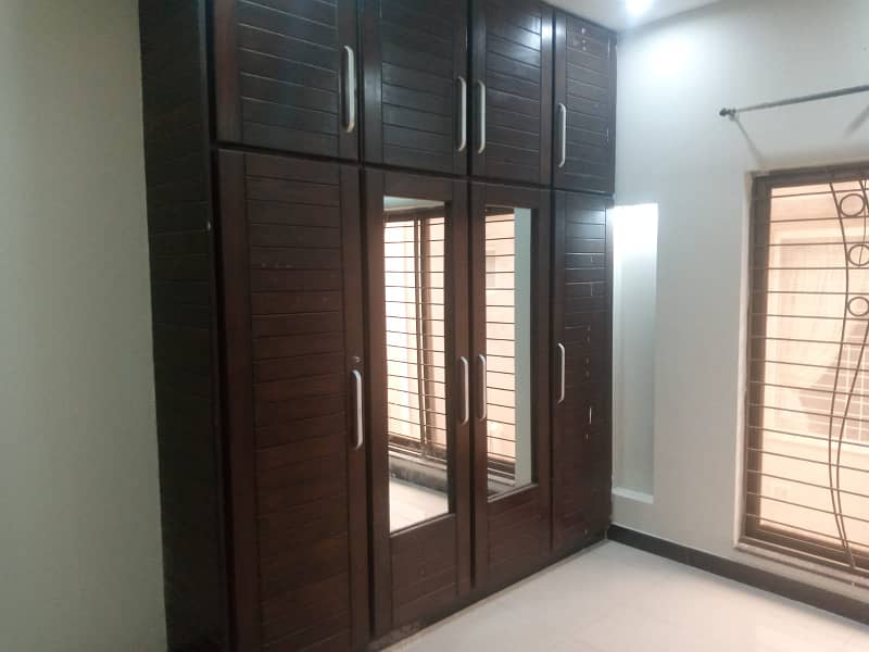 12 Marla Upper portion Is Avaliable For Rent In Chambeli Block Bahria Town Lahore 4