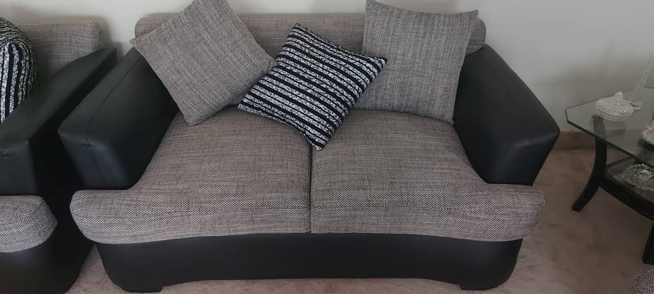 7 Seater Sofa Set - Like New 3