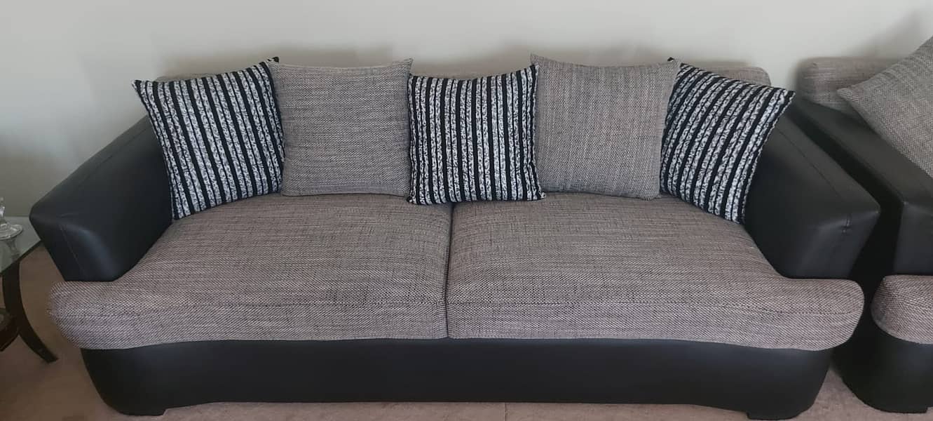 7 Seater Sofa Set - Like New 4